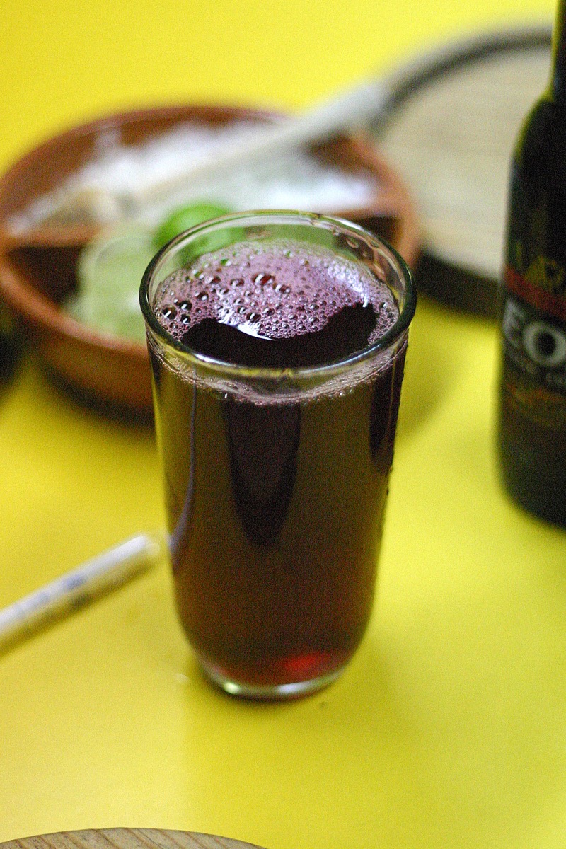 Agua de jamaica hibiscus drink