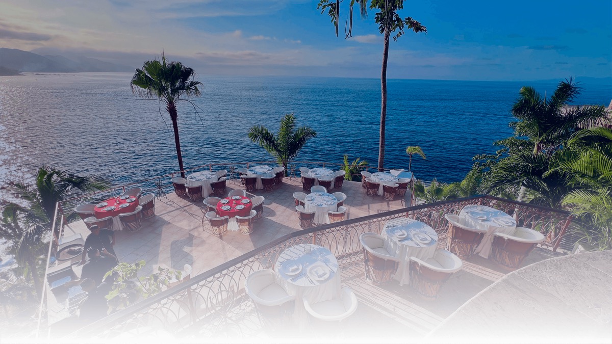 Le Kliff cliffside dining at sunset