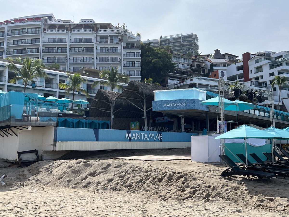 Mantamar Beach Club