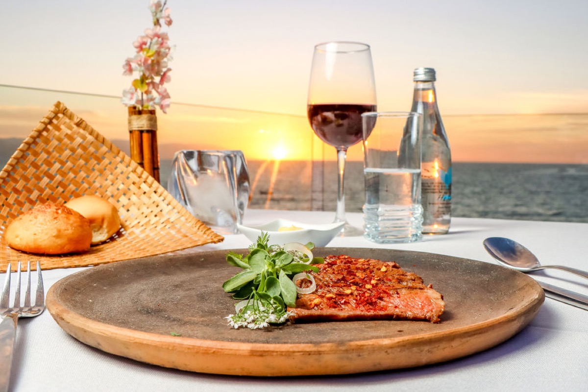 Mar y Vino rooftop pool seating