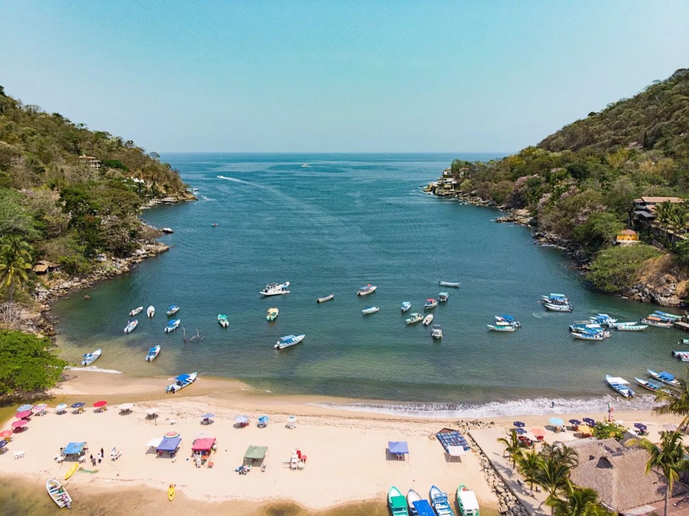 Boca de Tomatlán pier